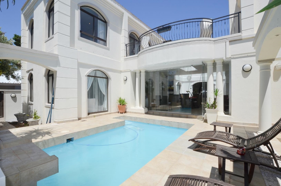 9 Bedroom Property for Sale in Sunset Beach Western Cape